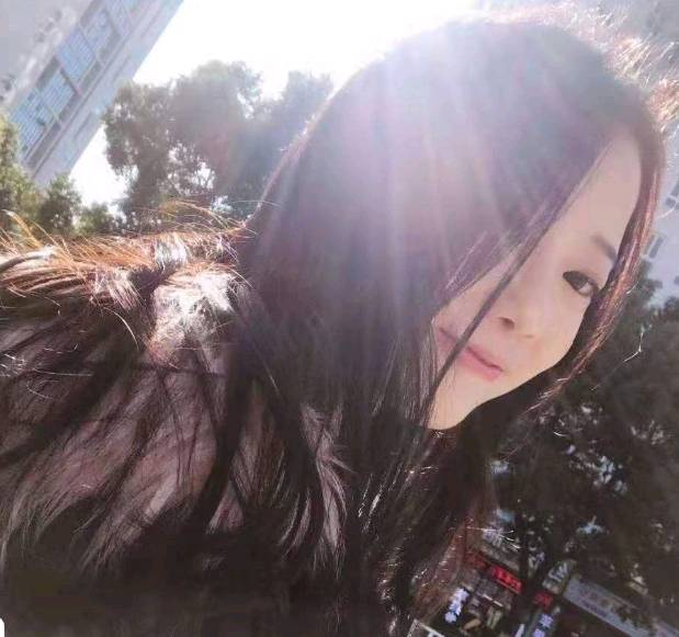 性感爱笑小玉女